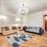 Apartment In Quiet Center, Riga